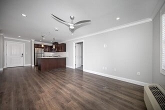 190 Fulton St in Farmingdale, NY - Building Photo - Building Photo