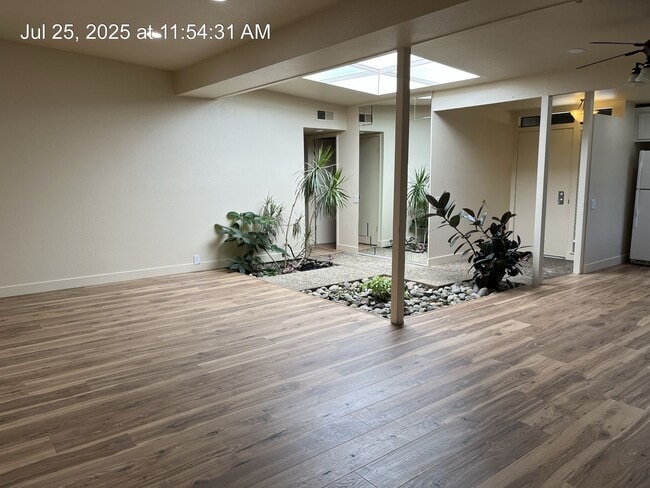 8782 Cling Ct in Elk Grove, CA - Building Photo - Building Photo