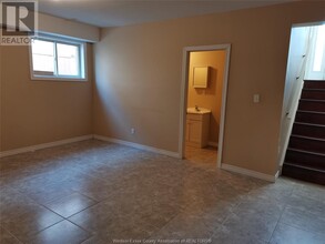 3240 Northway Ave in Windsor, ON - Building Photo - Building Photo