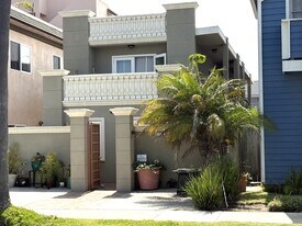 128 13th St, Unit Apt. AB in Seal Beach, CA - Building Photo