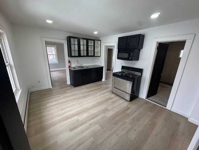 287 6th St, Unit 287 6th st Apt 2 in Rochester, NY - Foto de edificio - Building Photo