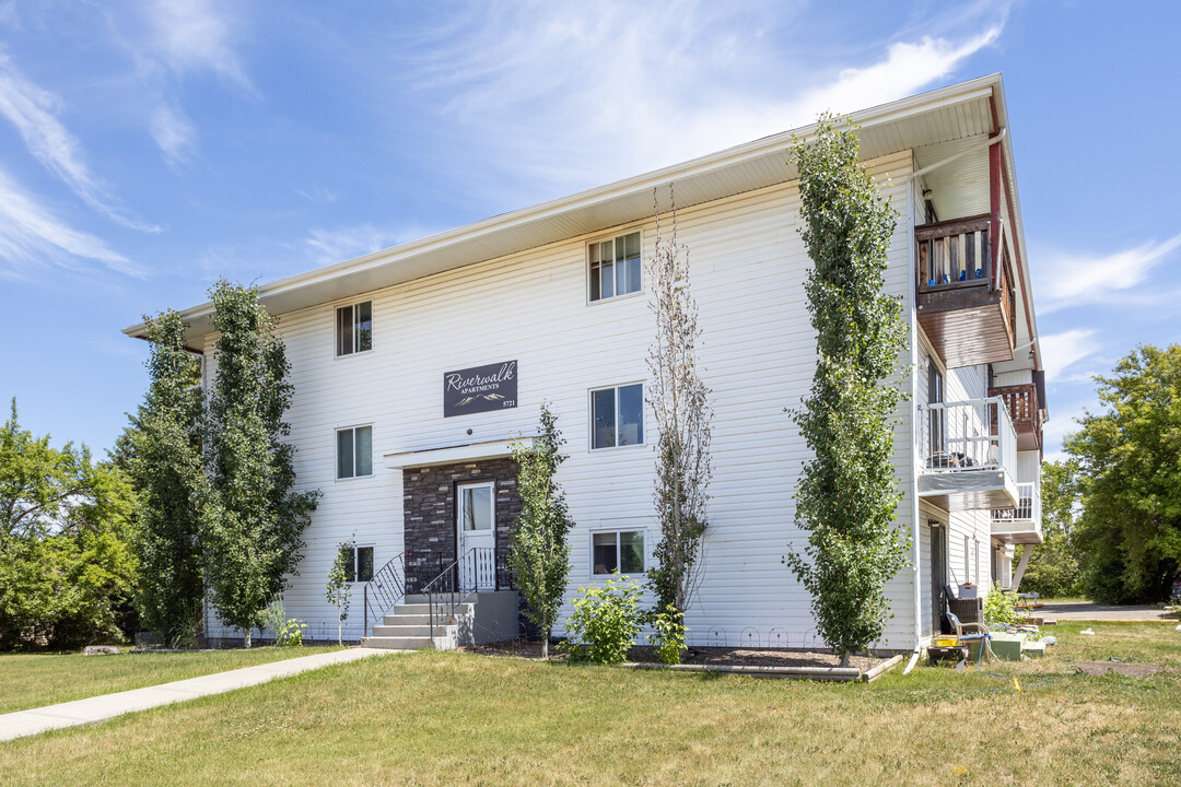 Riverwalk Apartments in Red Deer, AB - Building Photo