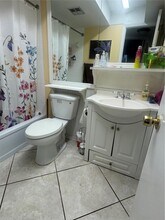 8590 Sunrise Lakes Blvd in Sunrise, FL - Building Photo - Building Photo