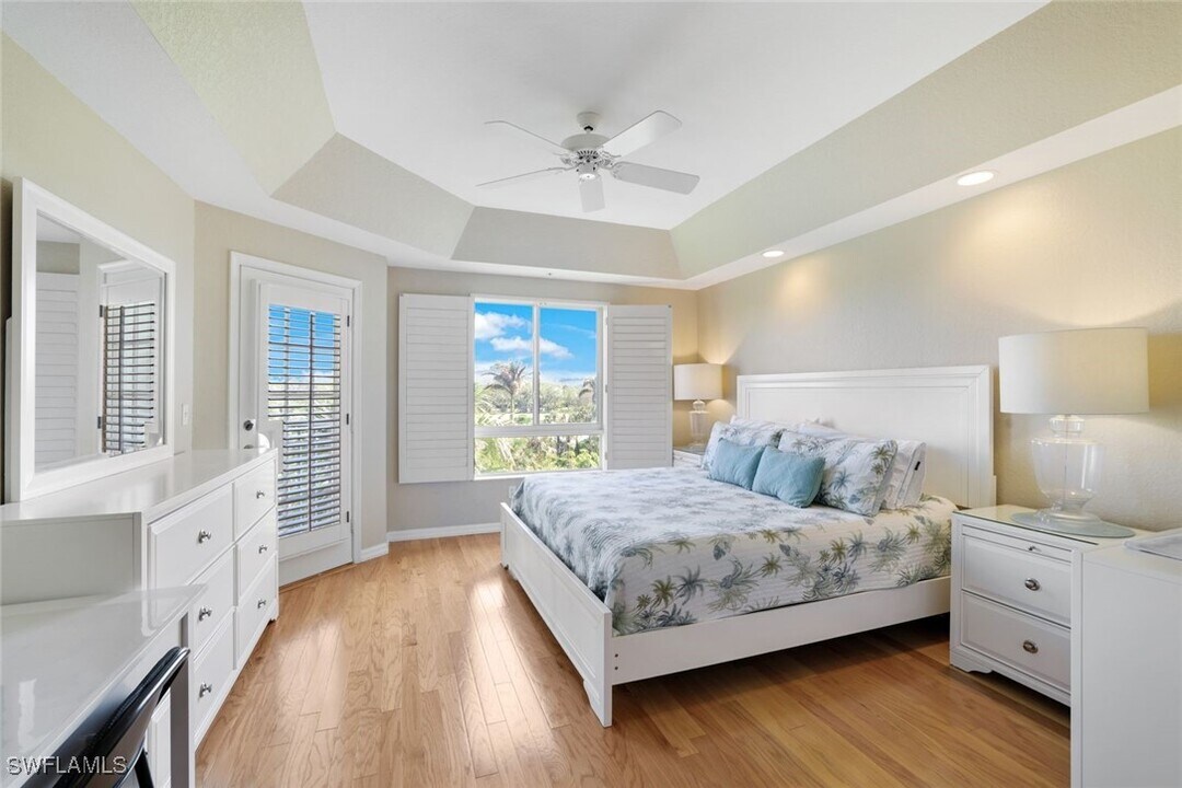 7687 Pebble Creek Cir in Naples, FL - Building Photo