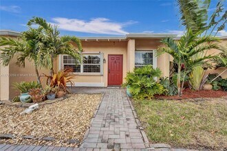 3710 NW 119th Ave in Sunrise, FL - Building Photo - Building Photo