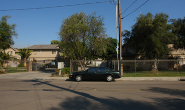 Lamar Square in Spring Valley, CA - Building Photo - Building Photo