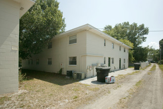 460 75th Ave N in St. Petersburg, FL - Building Photo - Building Photo