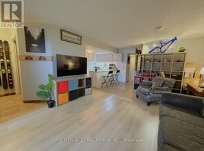 1102 Horseshoe Valley Rd W in Barrie, ON - Building Photo - Building Photo