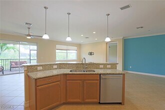 8100 Banyan Breeze Way in Ft. Myers, FL - Foto de edificio - Building Photo