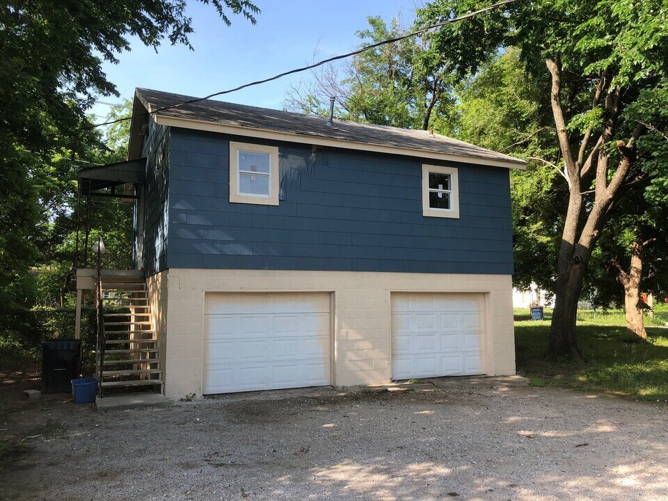 725 W 12th St in Ada, OK - Building Photo