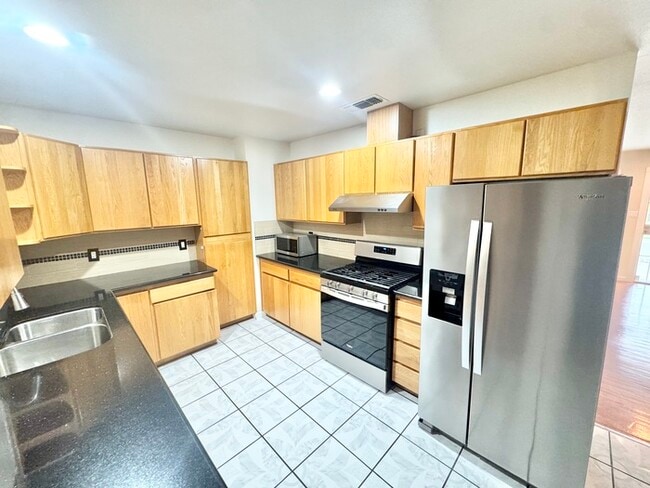 6629 Medora Dr in North Highlands, CA - Building Photo - Building Photo