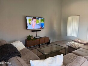 9722 S Darrow Dr in Tempe, AZ - Building Photo - Building Photo