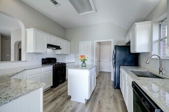 24031 Holleygate Ct in Spring, TX - Building Photo - Building Photo