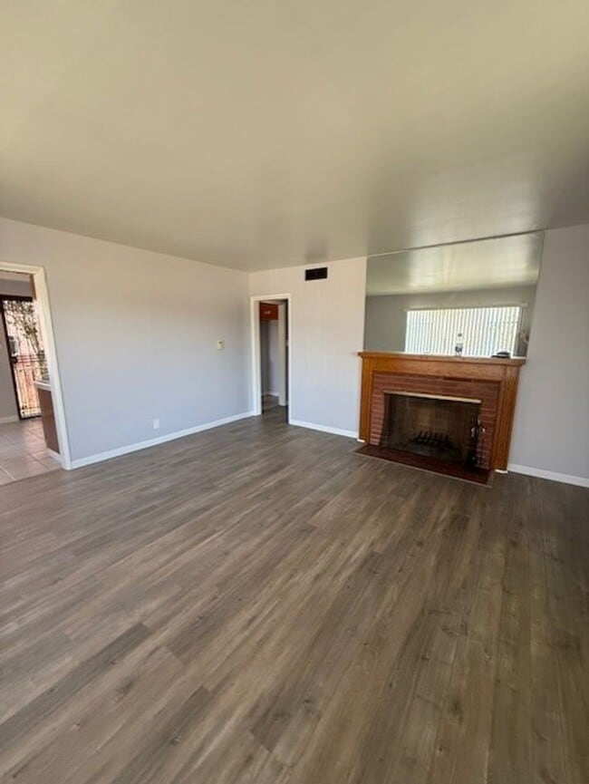 544 W 120th St in Los Angeles, CA - Building Photo - Building Photo