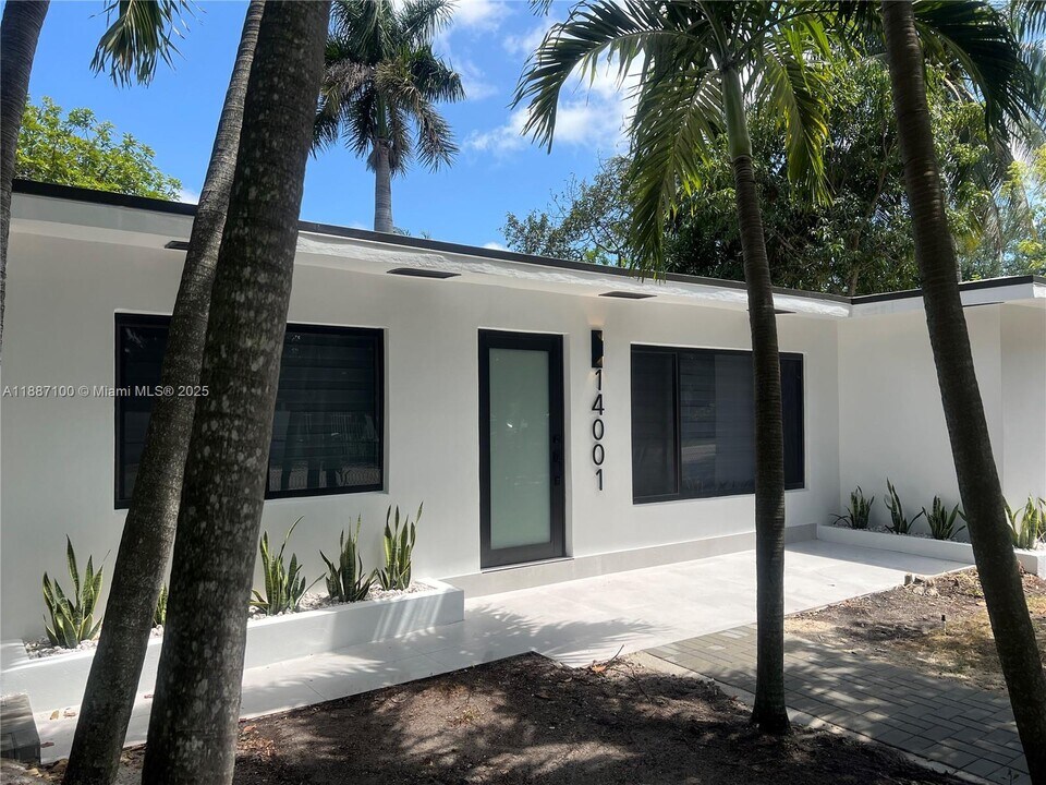 14001 NW 10th Ave in Miami, FL - Building Photo