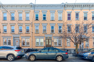 349 7th St in Jersey City, NJ - Building Photo - Building Photo