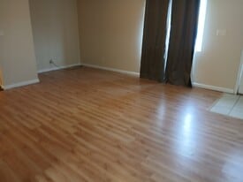 606 W College St in Carbondale, IL - Building Photo