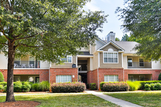 Providence Court in Charlotte, NC - Foto de edificio - Building Photo