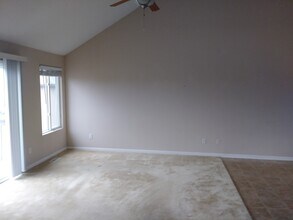 11624 N Manning Ave in Kansas City, MO - Building Photo - Building Photo