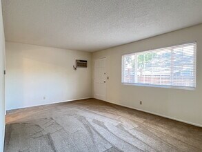 110 11th St in Santa Rosa, CA - Foto de edificio - Building Photo