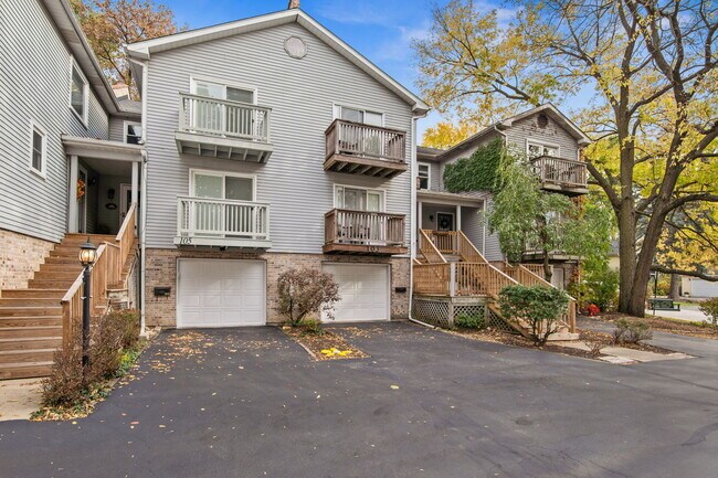 103 N Bennett St in Geneva, IL - Building Photo - Building Photo