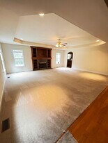 14116 Spruce Ave in Chester, VA - Building Photo