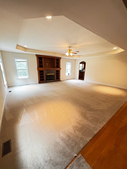 14116 Spruce Ave in Chester, VA - Building Photo