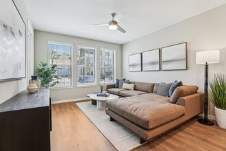 Klara Apartments in Clermont, FL - Foto de edificio - Building Photo