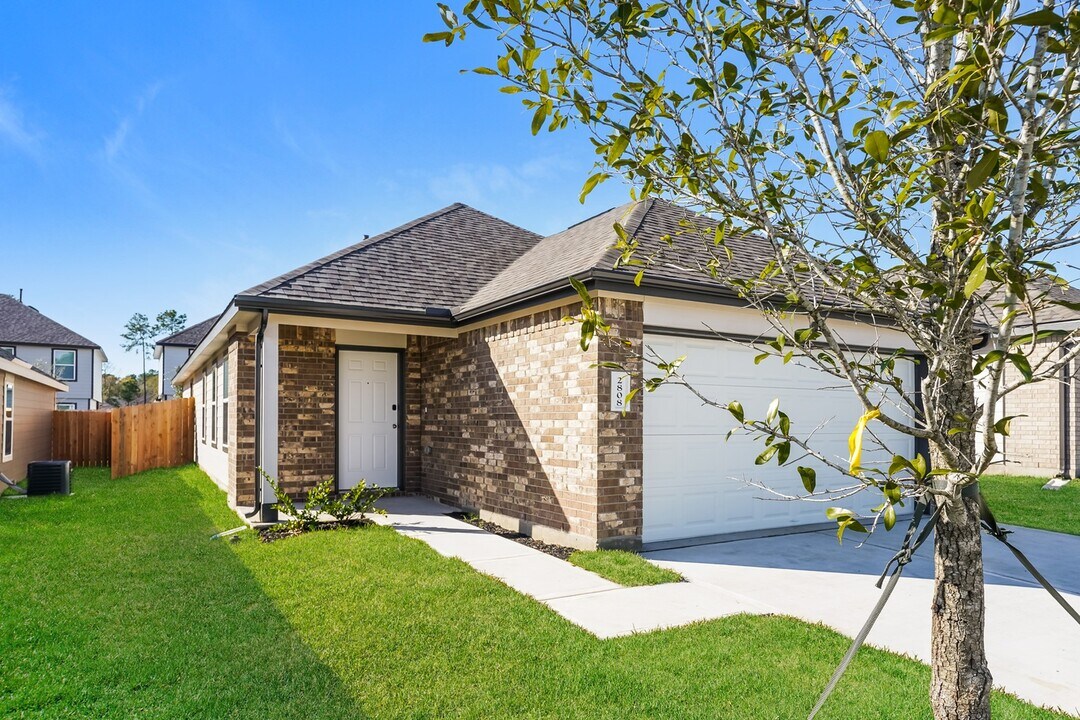2808 Briggs Dr in Conroe, TX - Building Photo