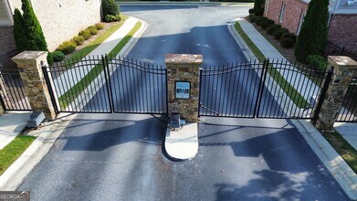 7955 Magnolia Square in Atlanta, GA - Building Photo - Building Photo