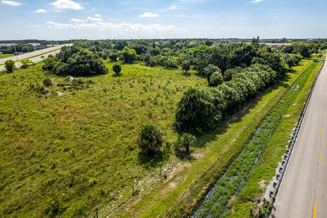 EKOS  on Evans in Ft. Myers, FL - Building Photo - Building Photo