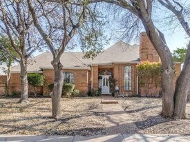 5910 Buffridge Trail in Dallas, TX - Building Photo