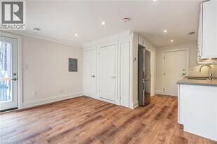 91 WELLINGTON St in Hamilton, ON - Building Photo