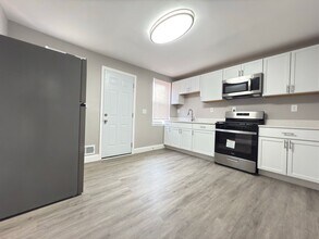 8521 Pleasant Plains Rd in Towson, MD - Building Photo - Building Photo