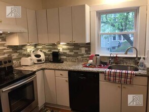 74 Stearns Rd in Brookline, MA - Building Photo - Building Photo