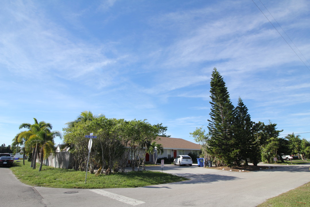 Lantana Quadplex in Lantana, FL - Building Photo