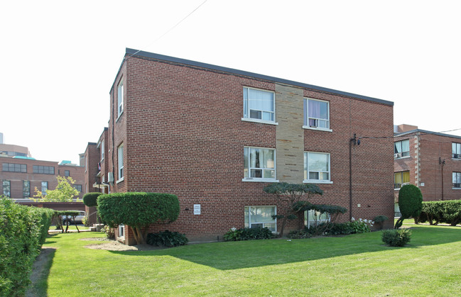 33 Wasdale Cres in Toronto, ON - Building Photo - Primary Photo