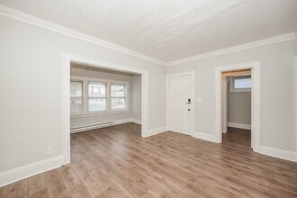 2174 W 103rd St in Cleveland, OH - Foto de edificio - Building Photo