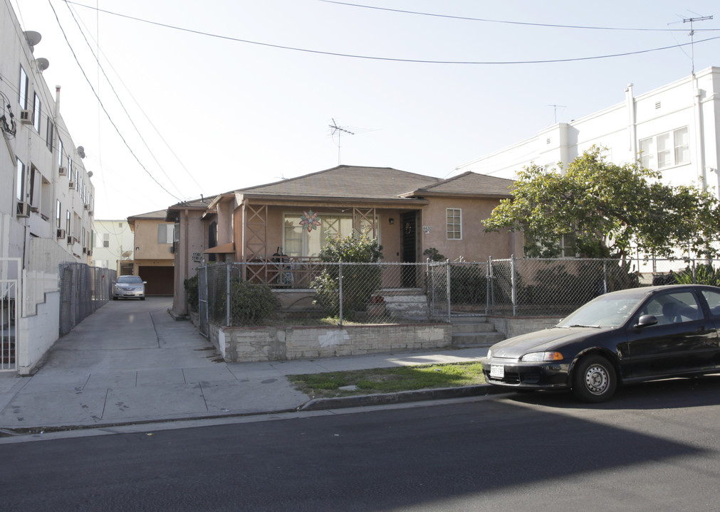 4418-4420 Burns Ave in Los Angeles, CA - Building Photo