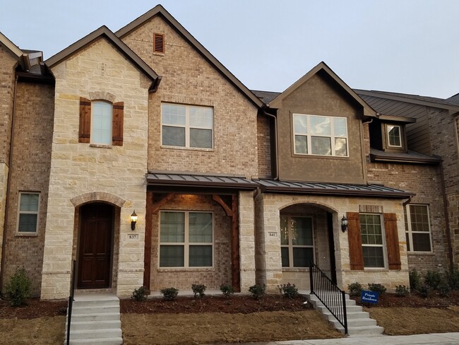 837 Rohan Dr