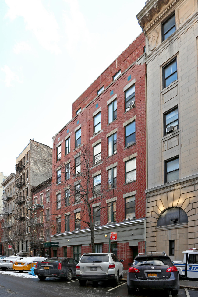 Harmony House in New York, NY - Foto de edificio - Building Photo