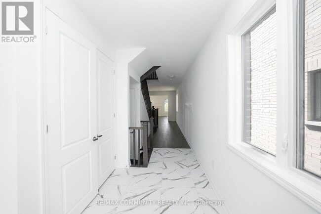 property at 3430 Braeside Wy