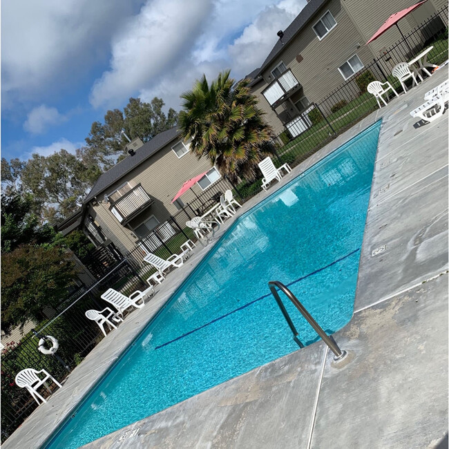 Abbey Pointe Apartments in Stockton, CA - Foto de edificio - Building Photo