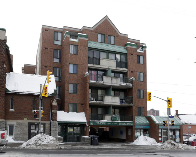 Serson Clarke Apartments in Ottawa, ON - Building Photo - Building Photo