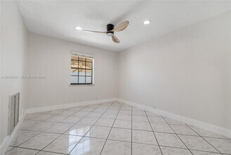 10401 SW 199th St in Cutler Bay, FL - Building Photo - Building Photo
