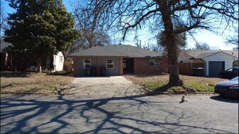 624 Woodland Way in Oklahoma City, OK - Building Photo