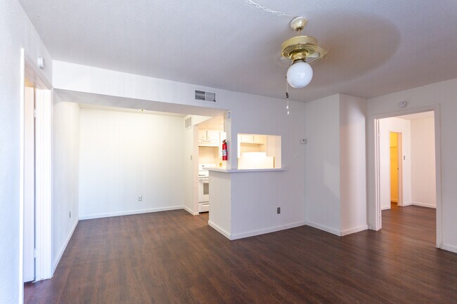 Woodcreek on The Bayou in Houston, TX - Building Photo - Building Photo