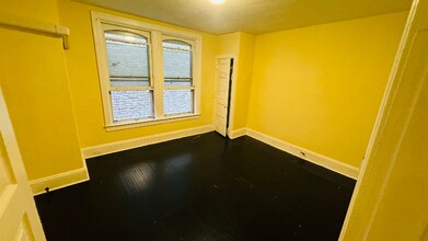 35 N Queen St-Unit -2 in York, PA - Foto de edificio - Building Photo