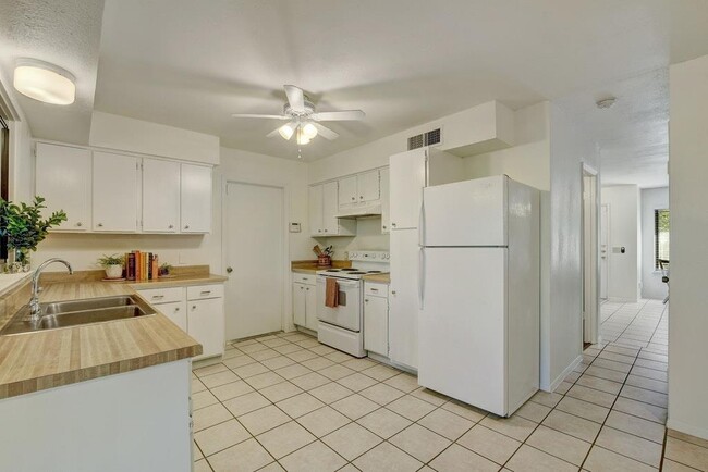 5015 Fort Clark Dr in Austin, TX - Building Photo - Building Photo
