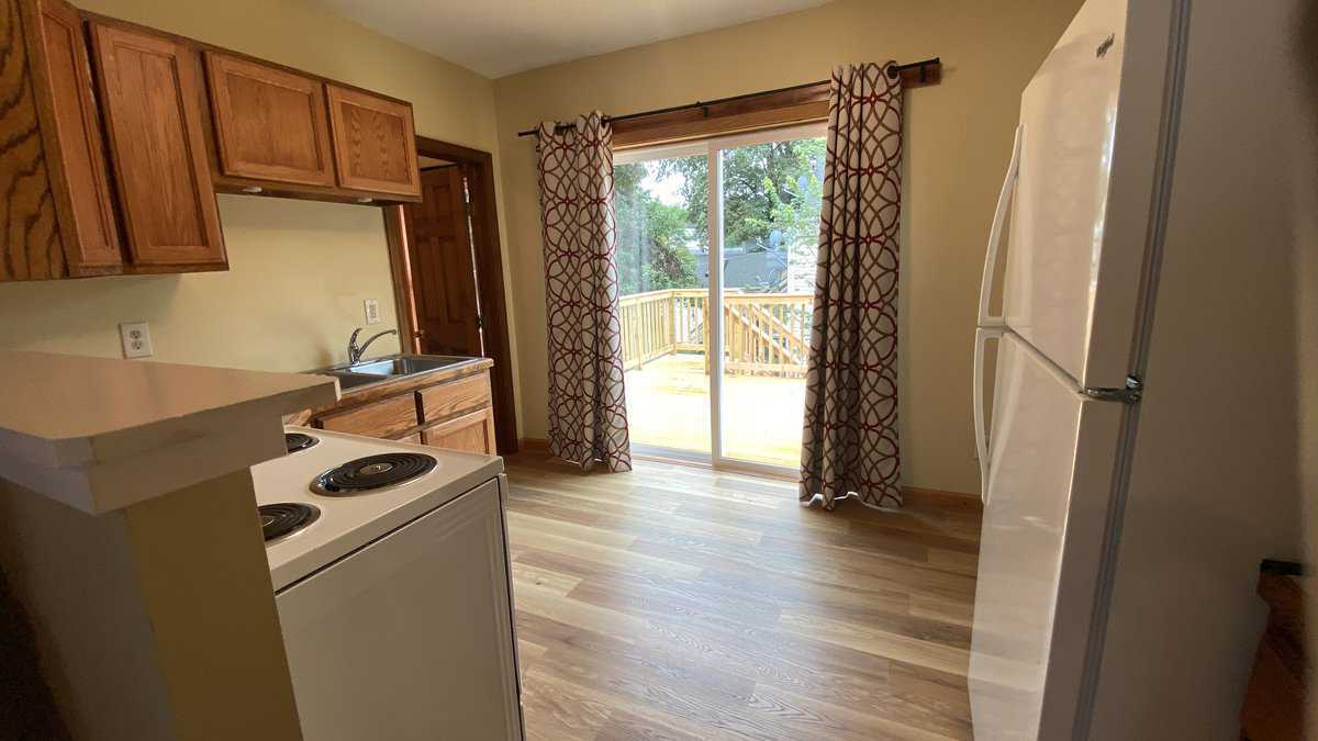 18 Center St, Unit 2 in Easthampton, MA - Building Photo